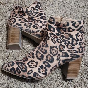 Leapord short boots